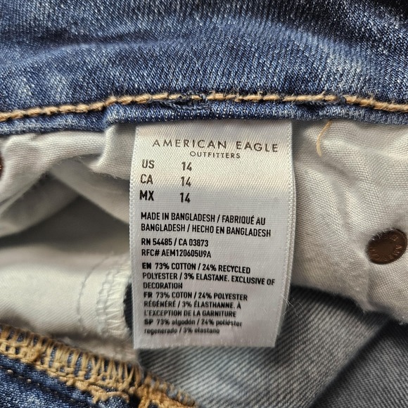 American Eagle Shorts Women 14 Blue Denim The Dream Short Curvy Midi Distressed - Picture 4 of 13